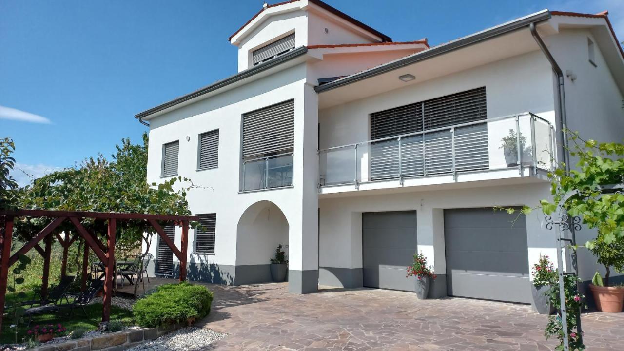 Apartma Nona Roza Zgornje Skofije Exterior foto