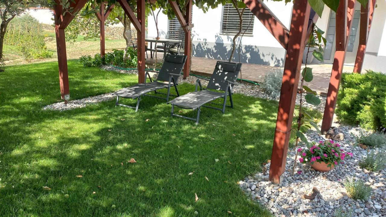 Apartma Nona Roza Zgornje Skofije Exterior foto