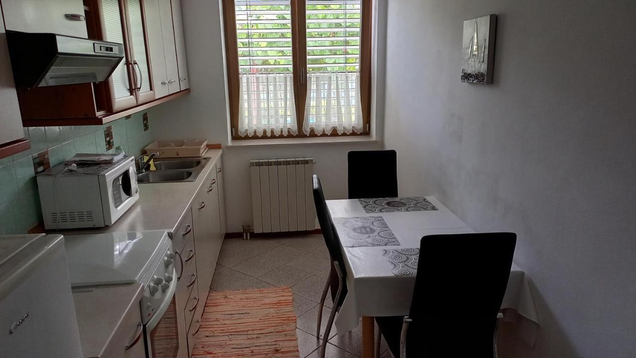 Apartma Nona Roza Zgornje Skofije Exterior foto